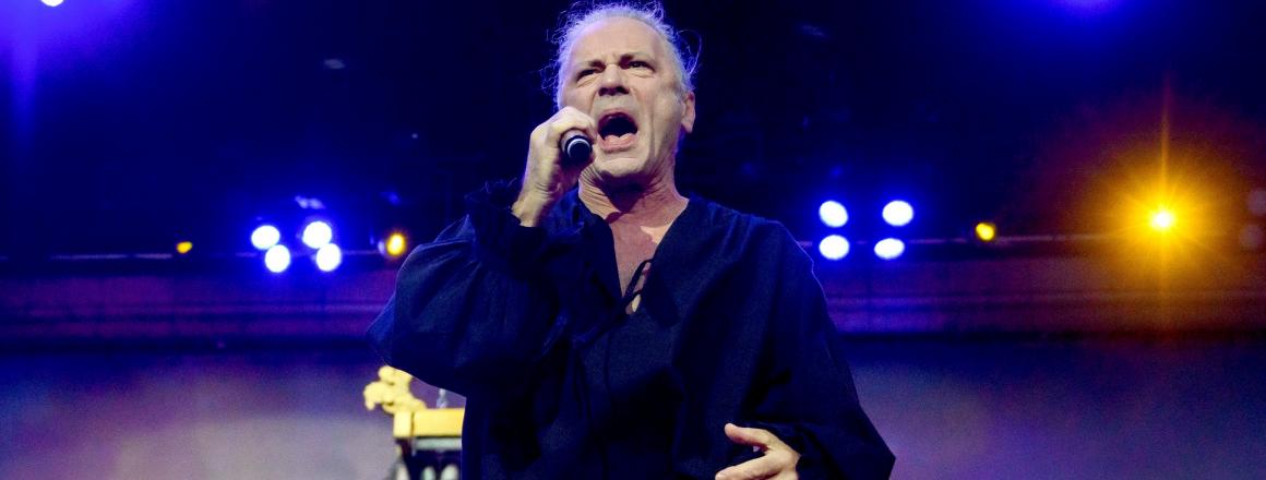 Bruce Dickinson, Iron Maiden