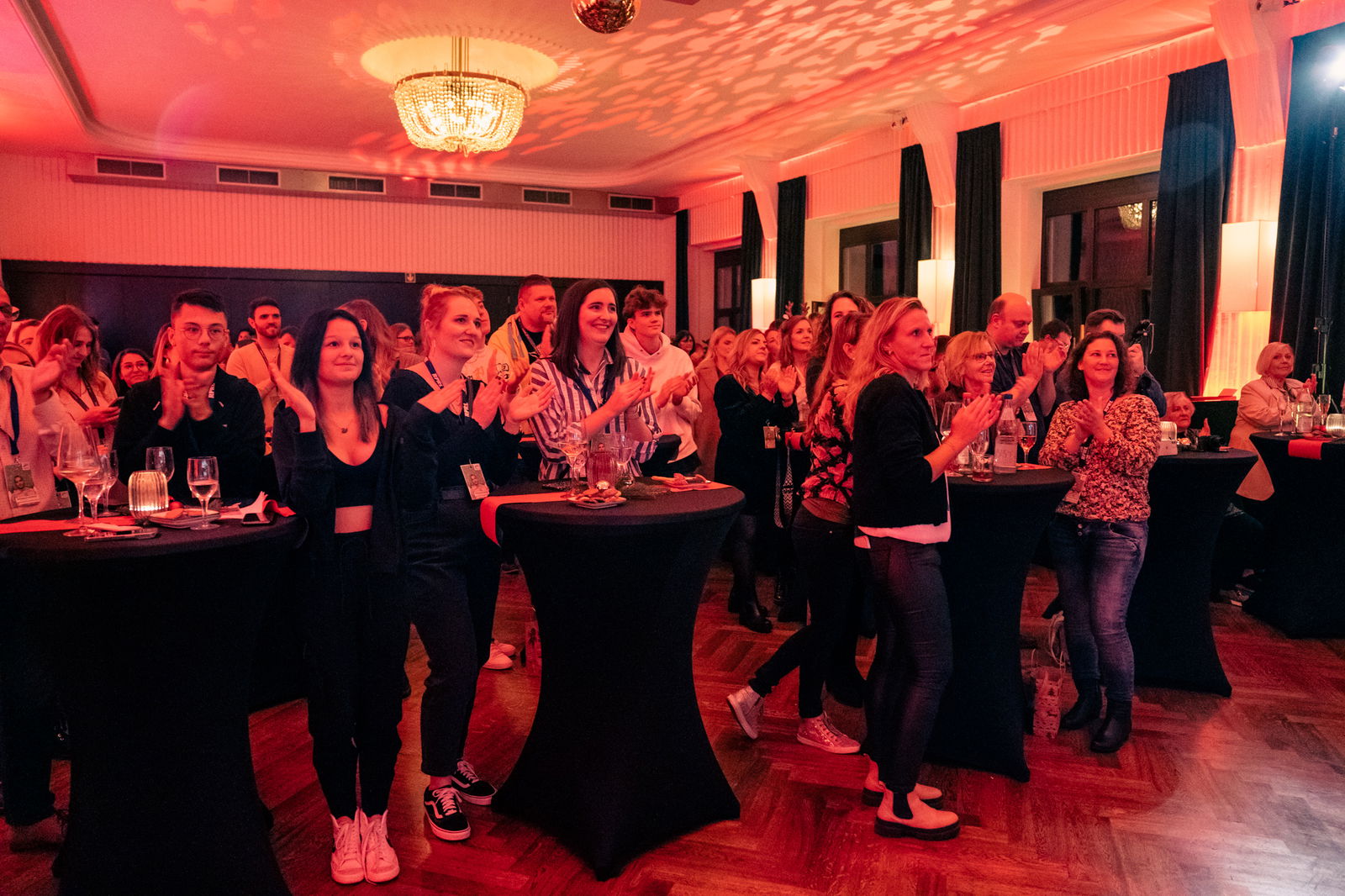 Weihnachtsfeier mit Dermot Kennedy