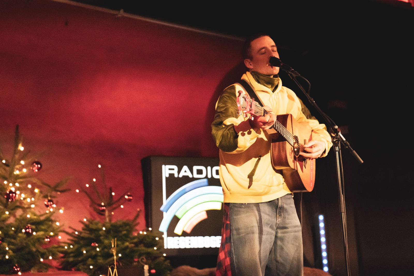 Weihnachtsfeier mit Dermot Kennedy