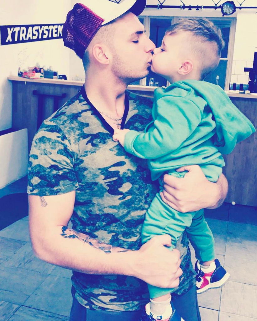 Pietro Lombardi gibt Sohn Alessio einen Kuss