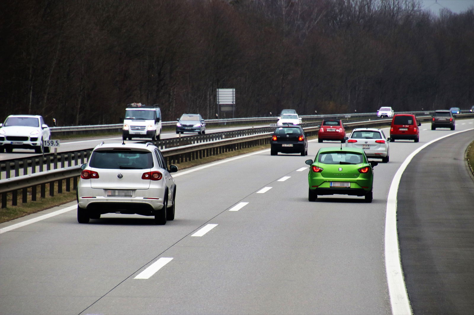 Autos auf Autobahn