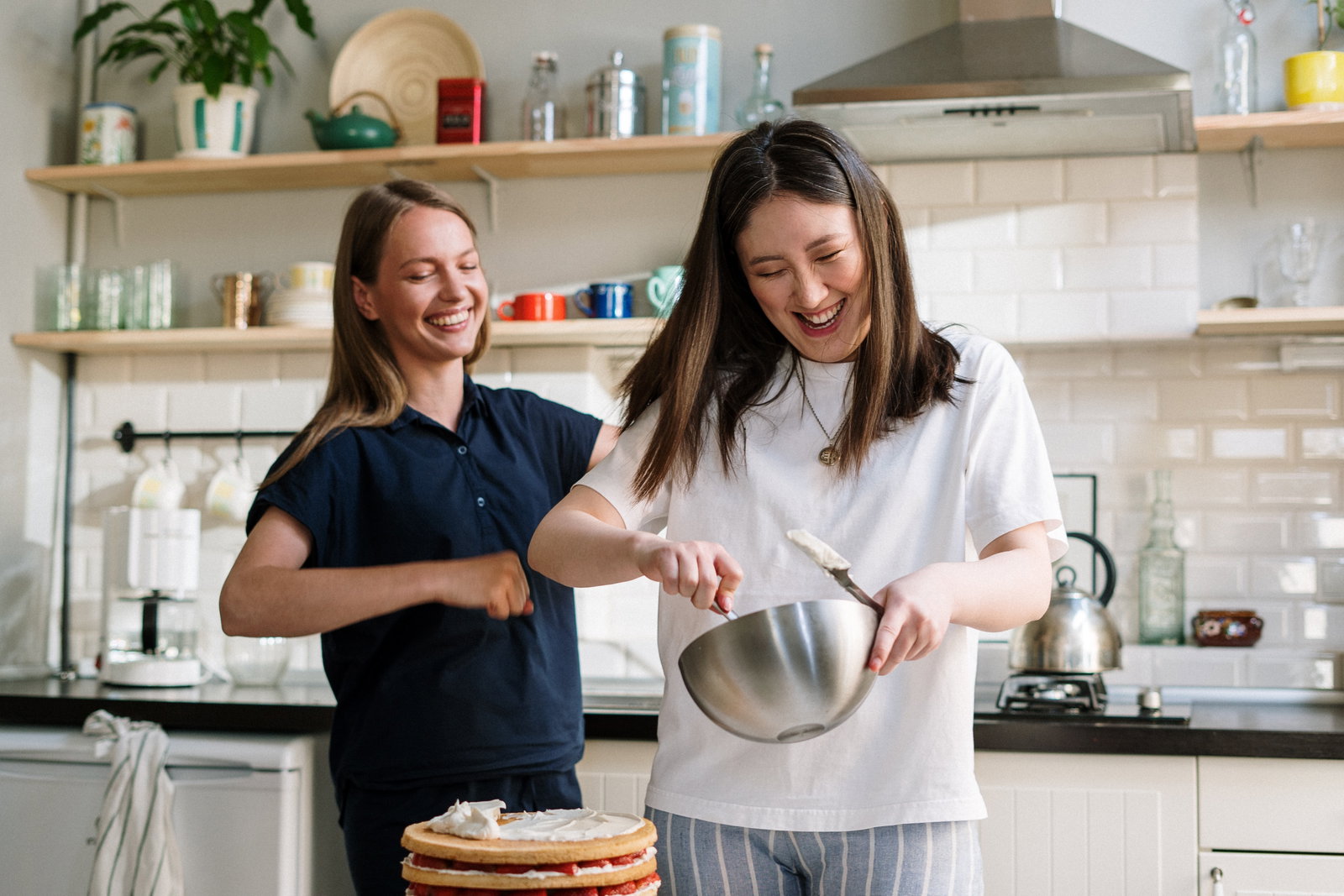 Freunde backen