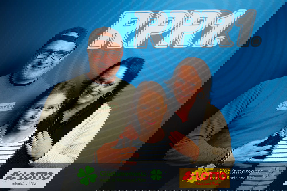 Hörerinnen und Hörer beim Adventskonzert mit Milow