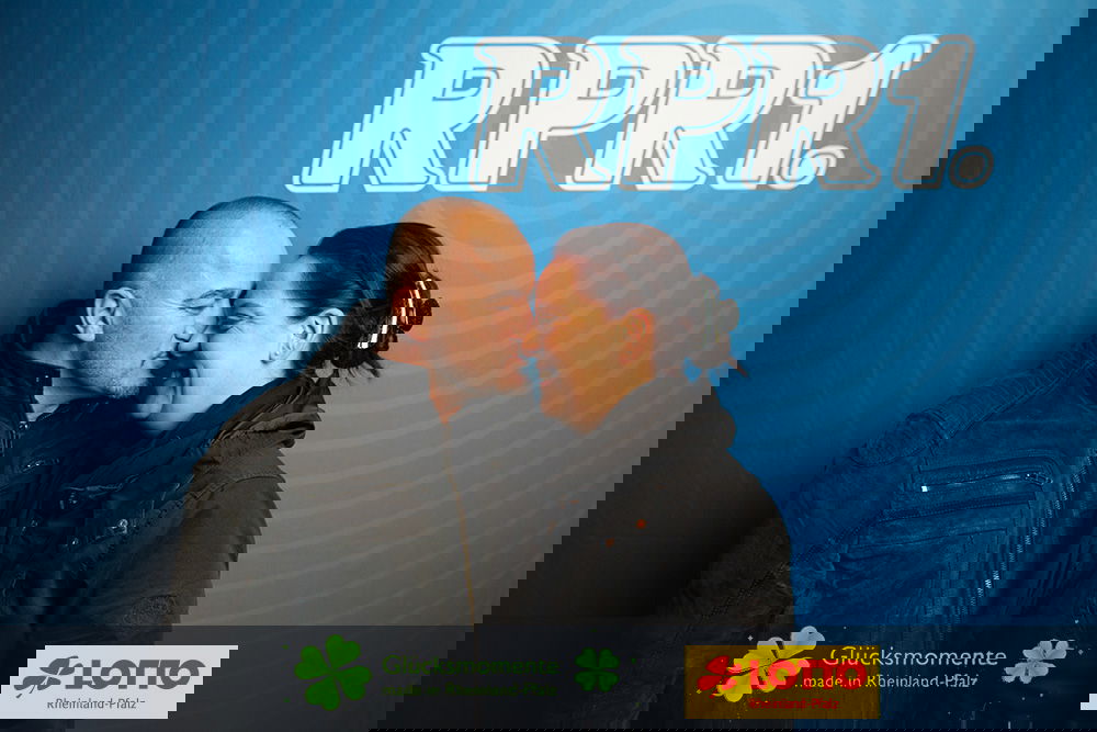 Hörerinnen und Hörer beim Adventskonzert mit Milow