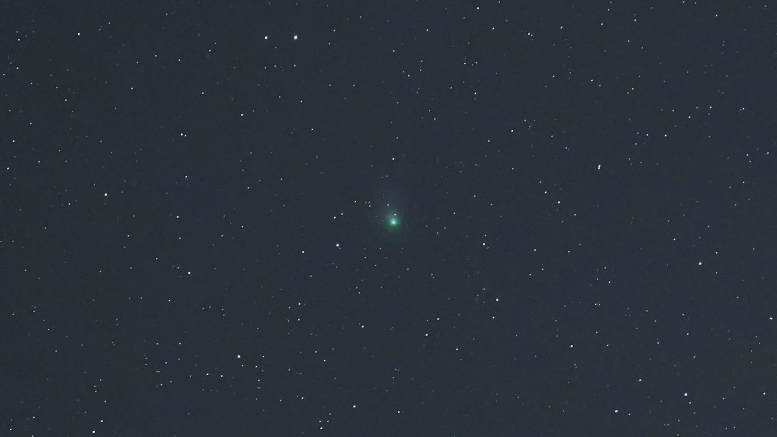 Grüner Komet am Himmel