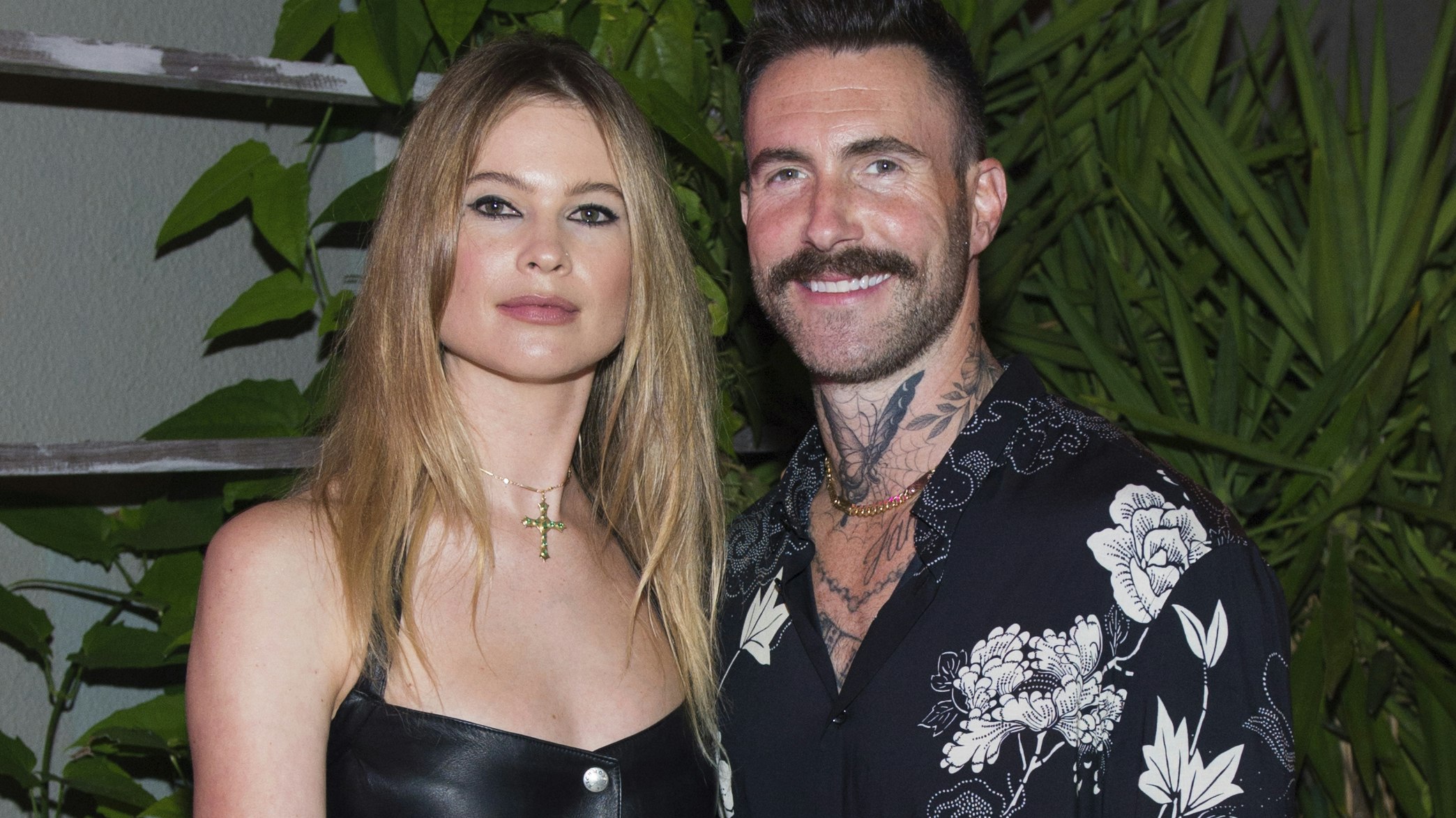 Nach Fremdgeh-Skandal: Adam Levine zum dritten Mal Vater | bigFM