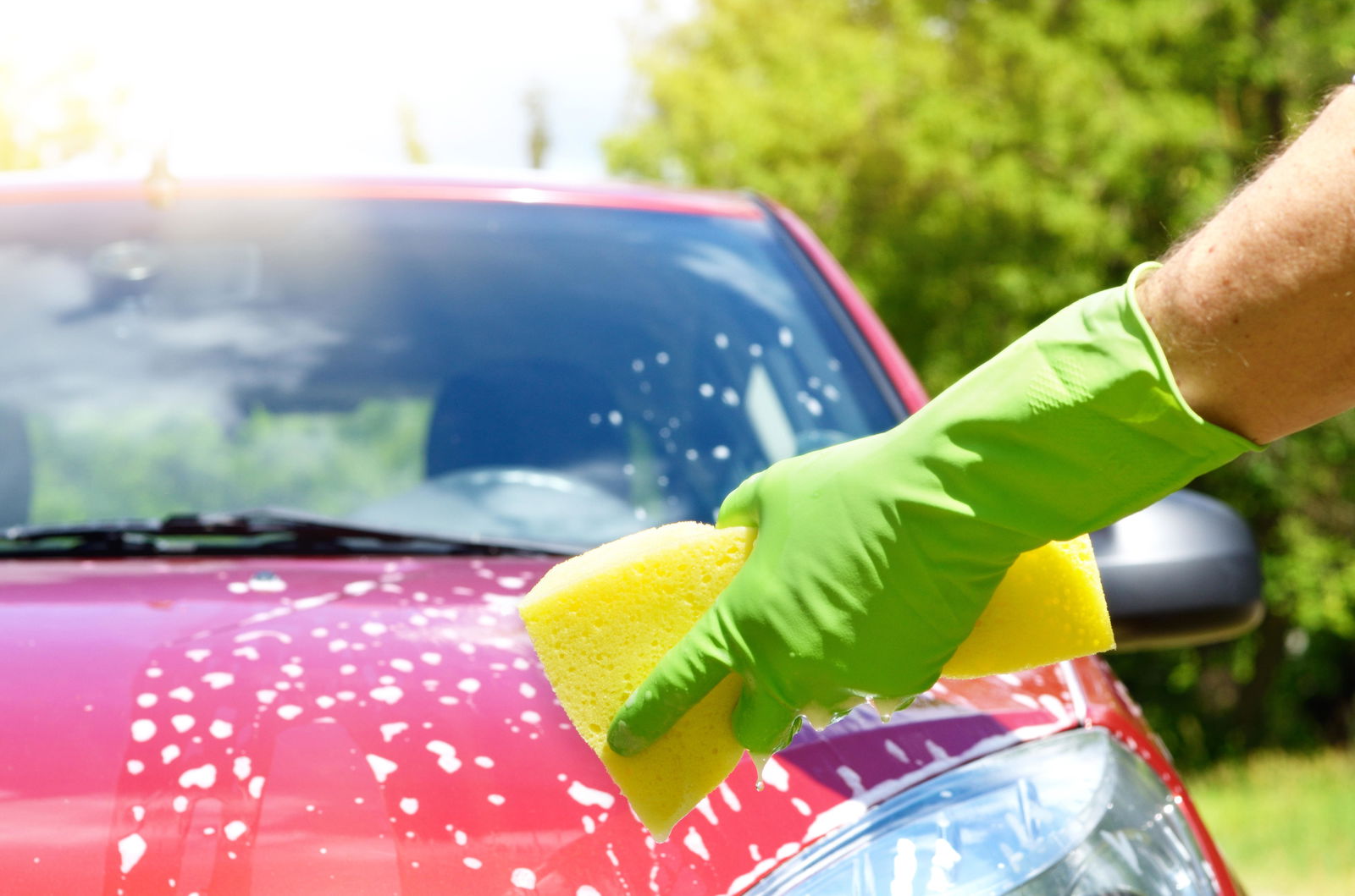Autowäsche im Garten