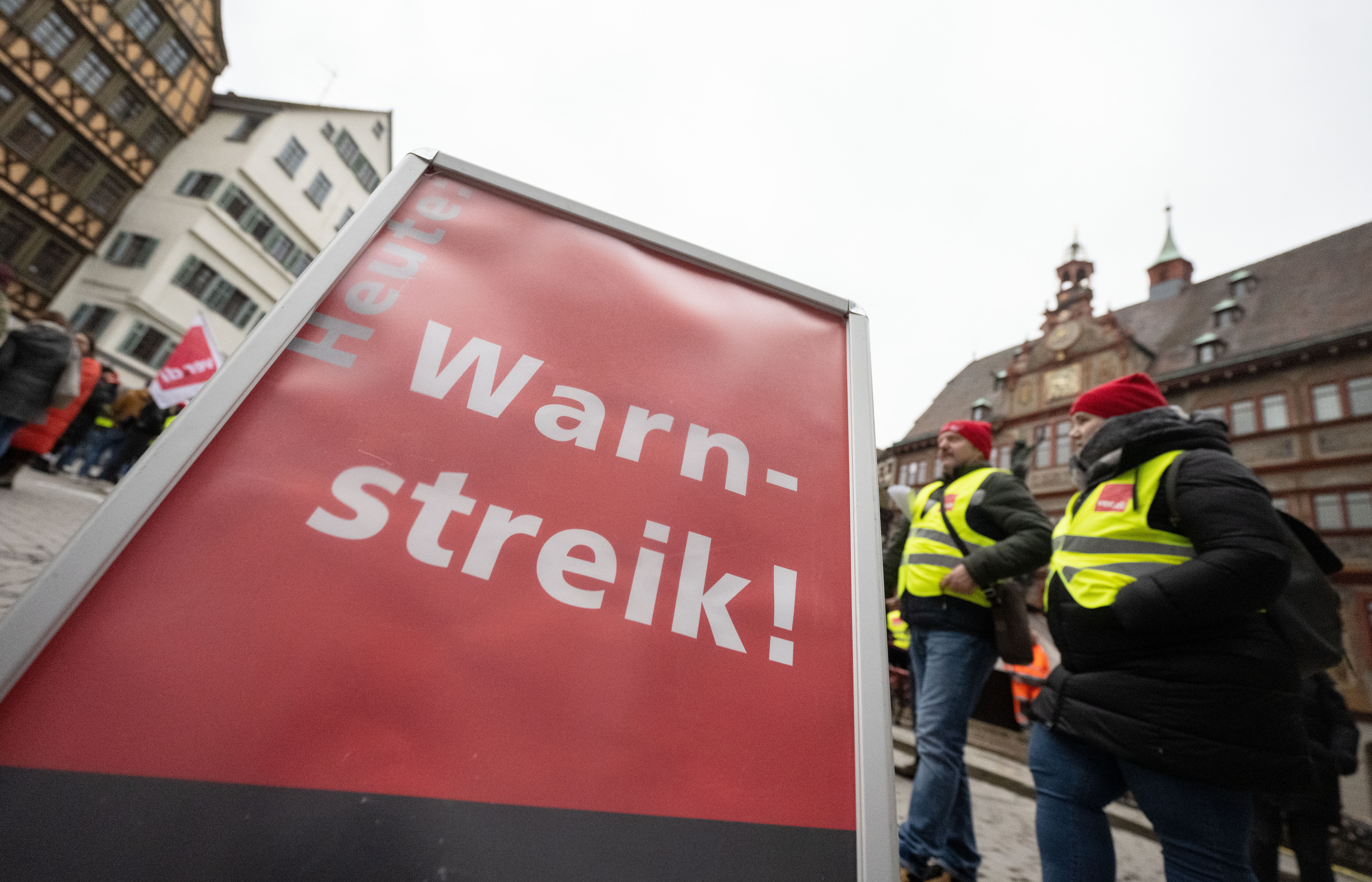 Großer Warnstreik Legt Verkehr In Deutschland Lahm | RPR1.