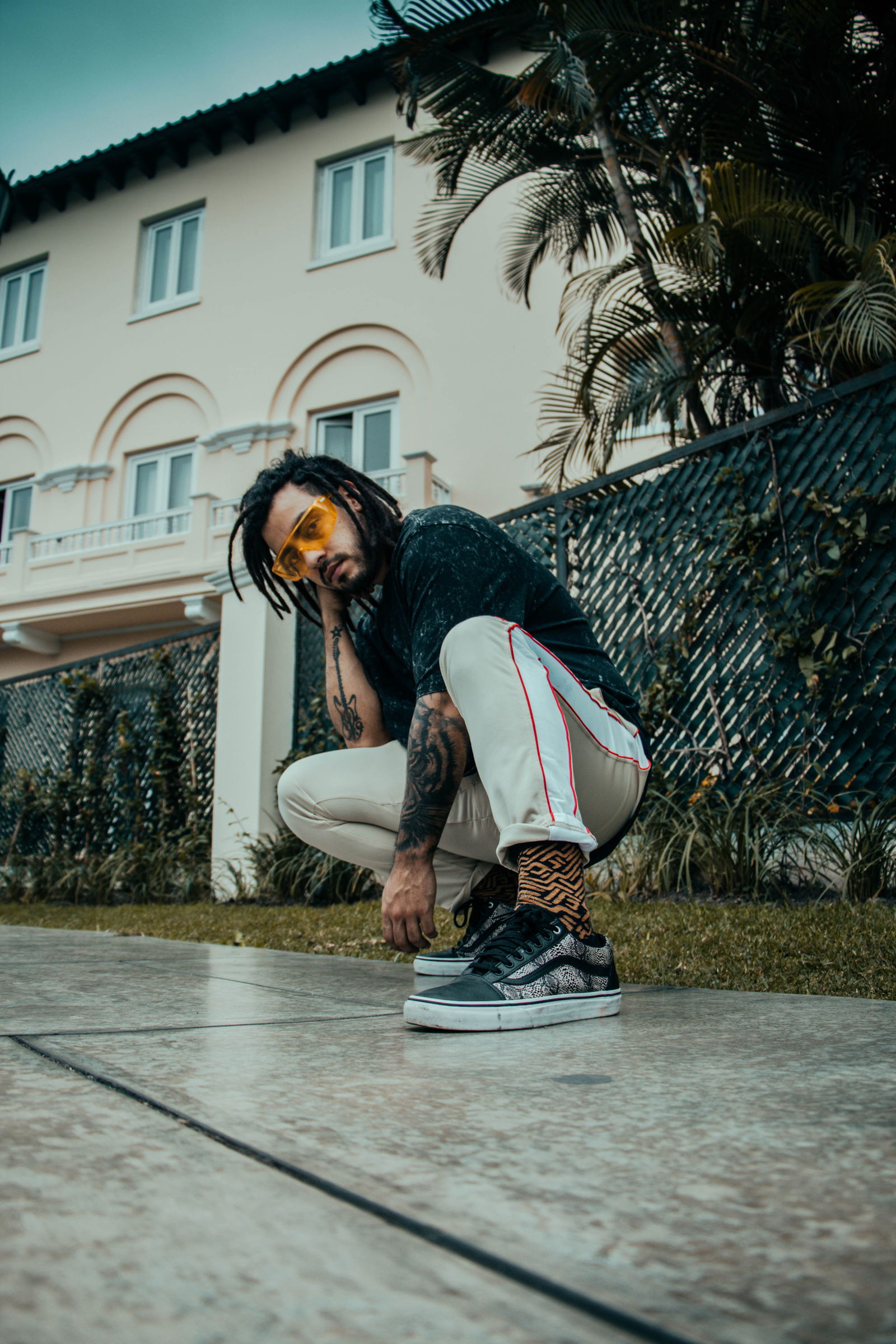 Cooler Mann mit Sonnenbrille