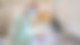 Frau mit Maske im Labor