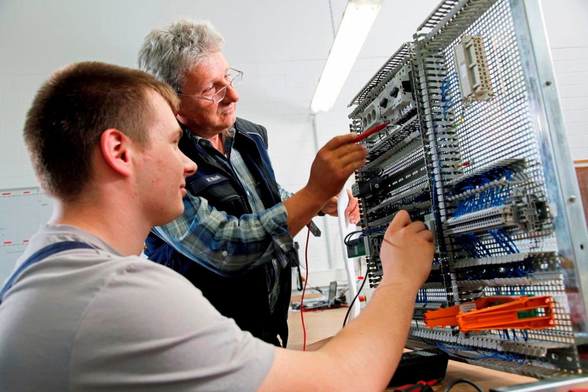 Wasserstraßen- und Schifffahrtsamt Oberrhein •	Elektroniker*in, Fachrichtung Energie- und Gebäudetechnik