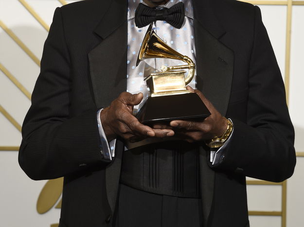 Keinen GRAMMY Award für Musik von Künstlicher Intelligenz bigFM