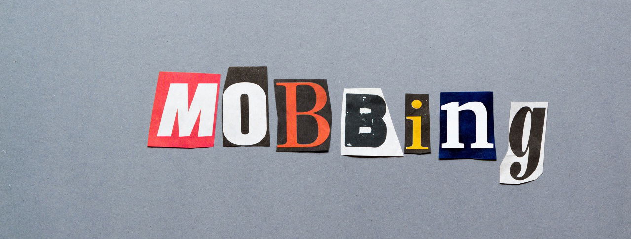 Mobbing Zeitungsbuchstaben