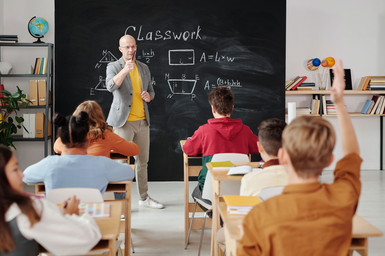 Klassenzimmer Lehrer Schüler Melden