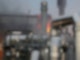 Ein Feuer wütet auf dem Firmengelände eines Chemieunternehmens in Worms.