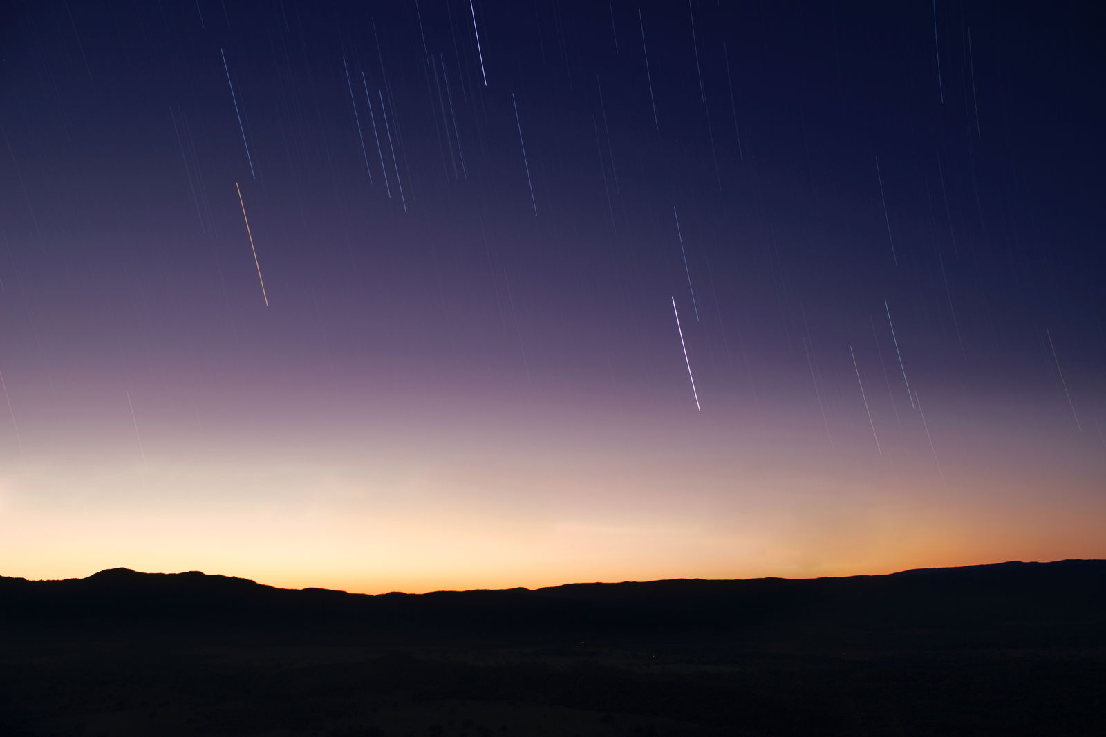 Sternschnuppen am Nachthimmel
