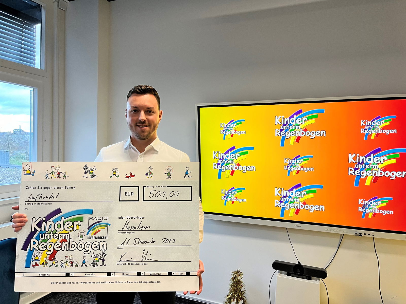 Spendenübergabe der Allianz-Generalvertretung 