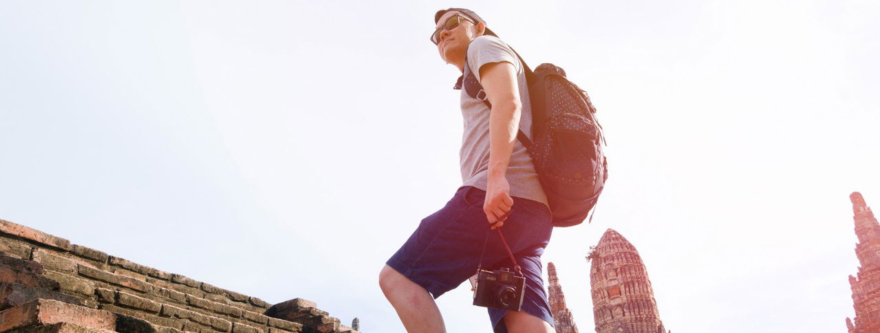 student mit rucksack
