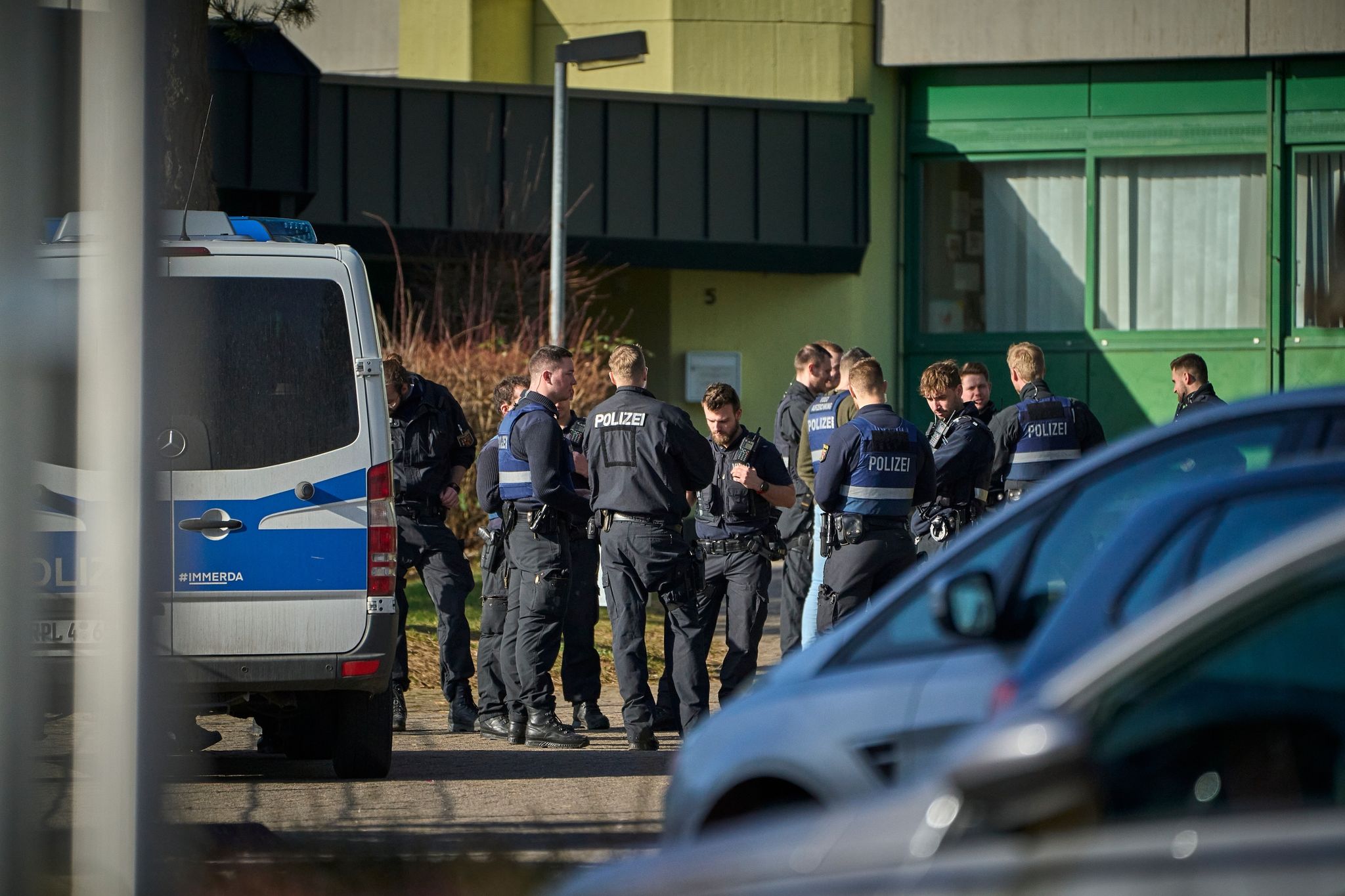 Ermittlungen Nach Bombendrohung An Mehreren Schulen | RPR1.