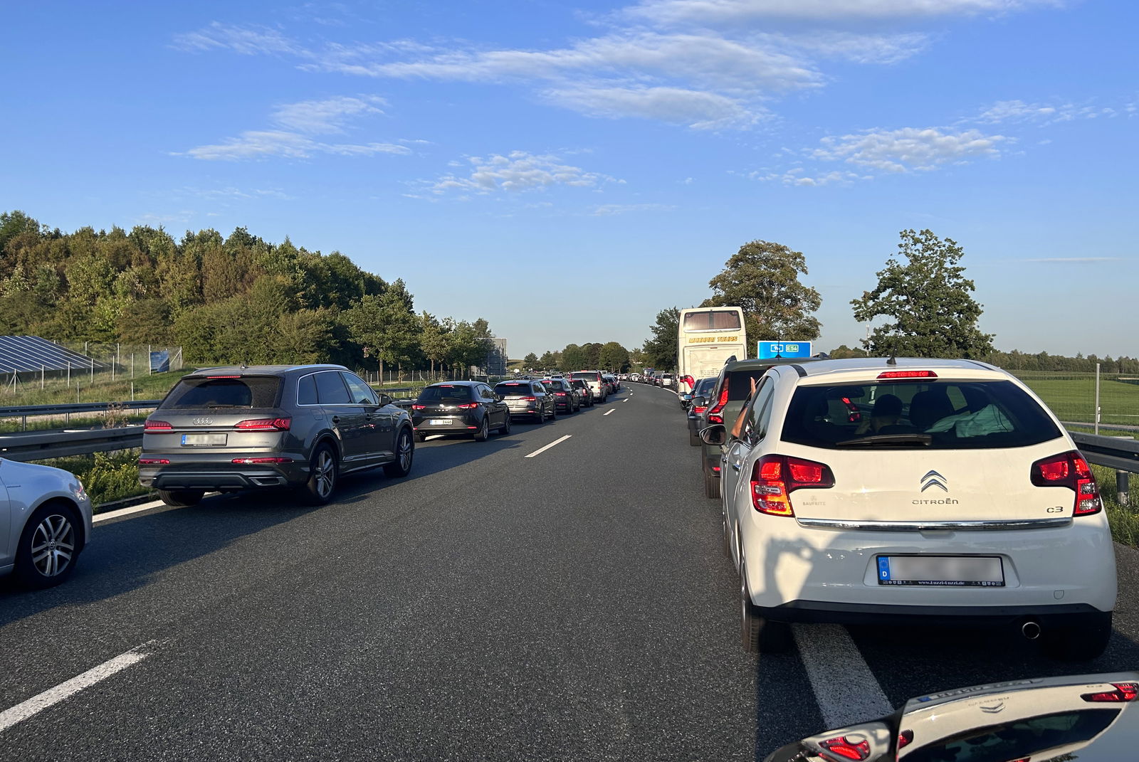 Rettungsgasse Symbolbild