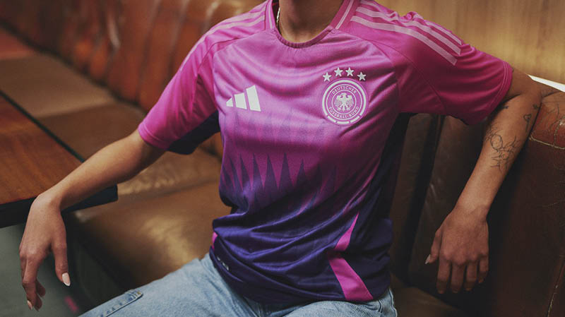 DFB-Trikot Pink