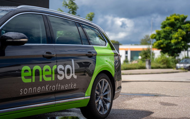 Ein Geschäftswagen der enersol GmbH