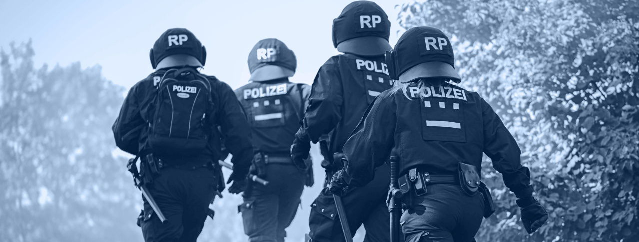 Polizisten aus Rheinland-Pfalz bei einem Einsatz 