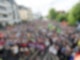 Teilnehmer einer Kundgebung anlässlich eines Angriffs auf einen SPD-Politiker auf dem Pohlandplatz in Dresden.