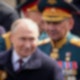 Der russische Präsident Wladimir Putin (l) hat Sergej Schoigu als Verteidigungsminister entlassen.