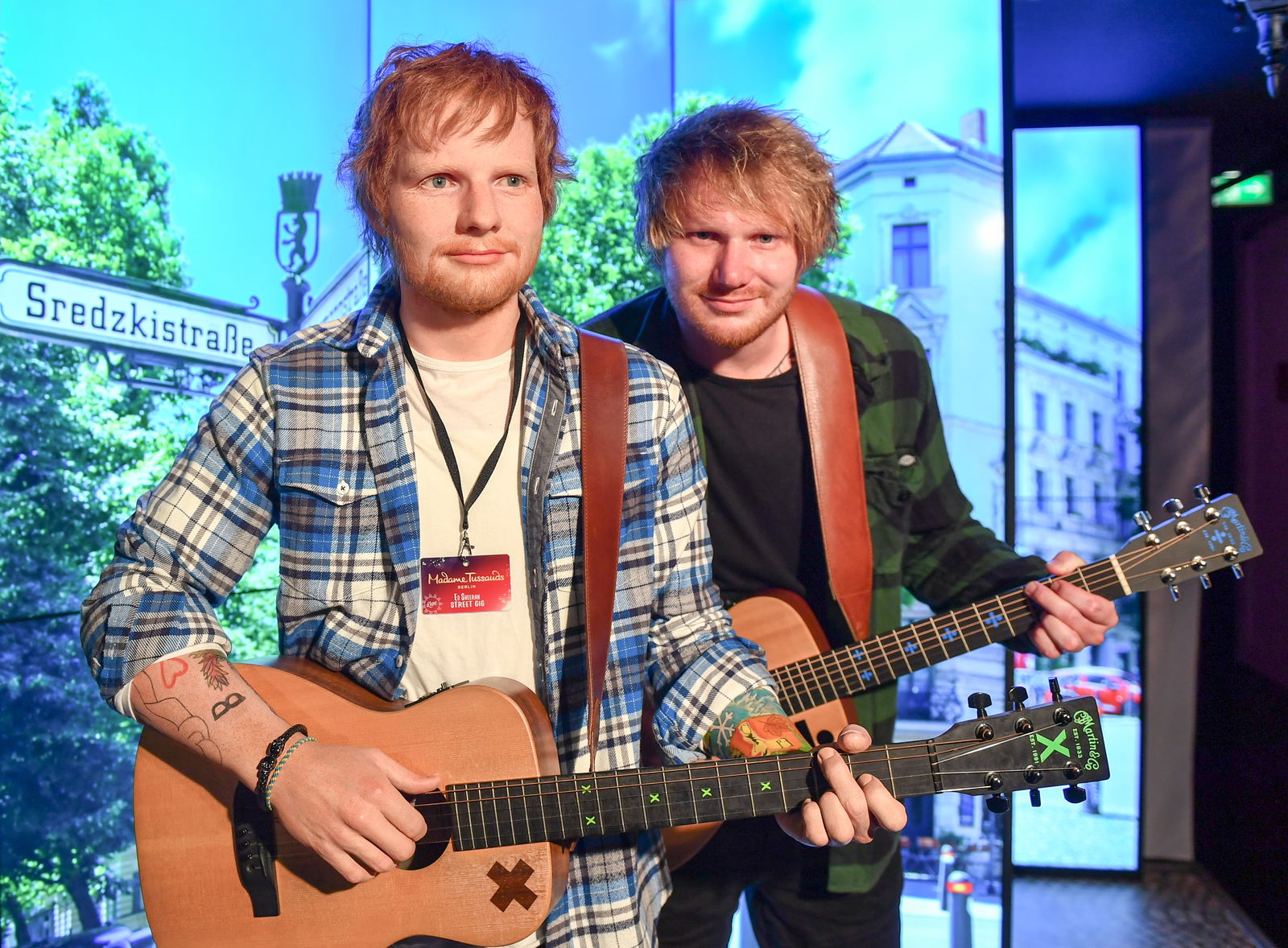 Ed Sheeran Wachsfigur mit Doppelgänger