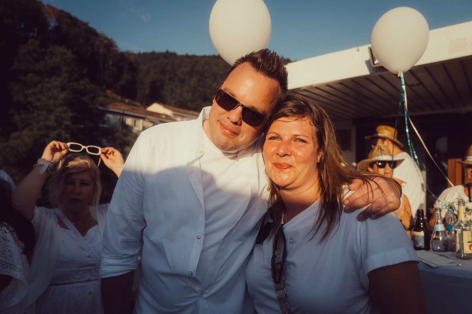 Regenbogen Partyschiff 2024