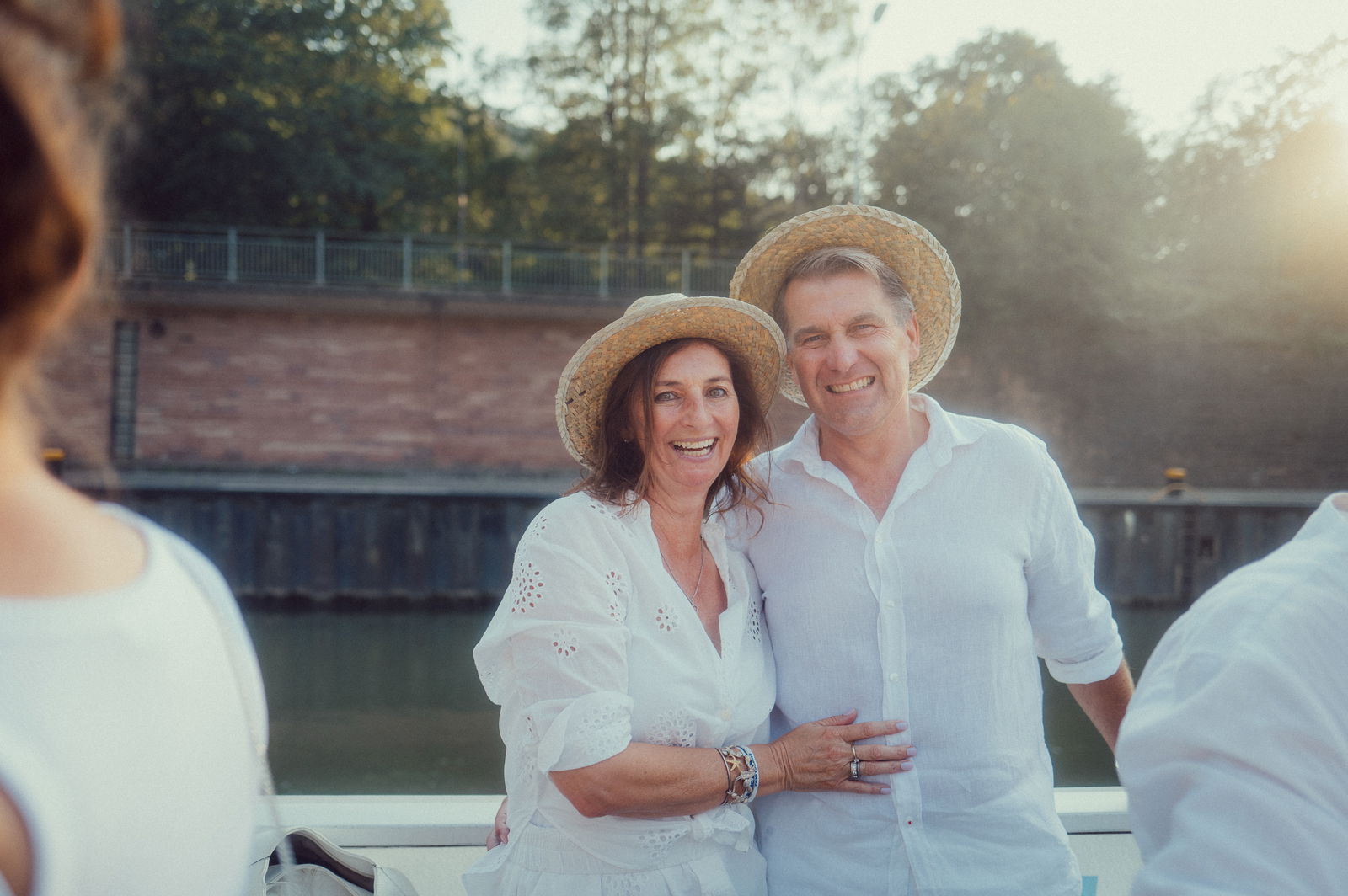 Regenbogen Partyschiff 2024