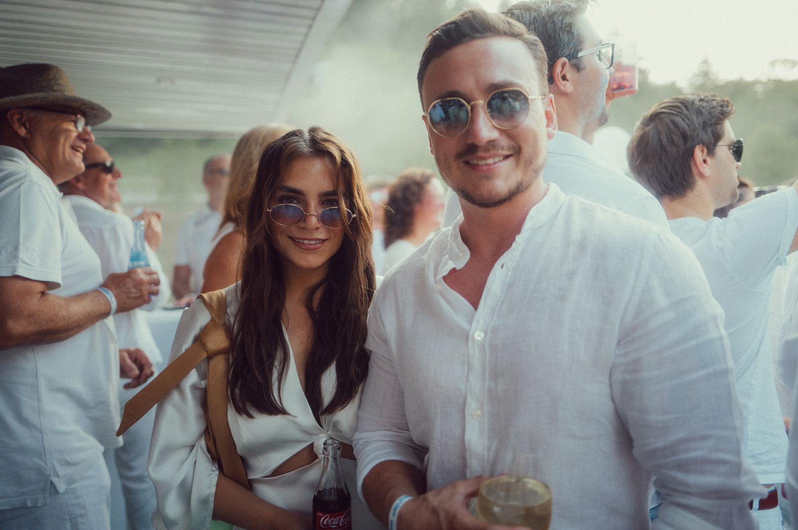 Regenbogen Partyschiff 2024