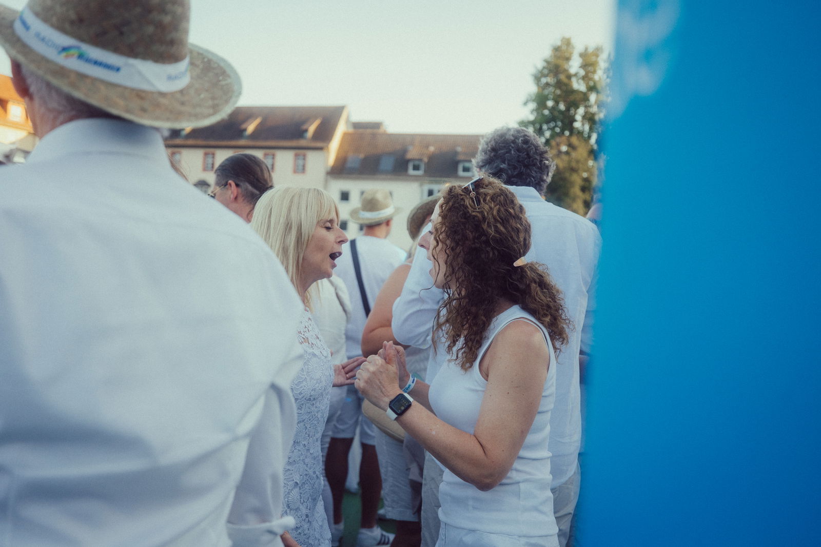 Regenbogen Partyschiff 2024