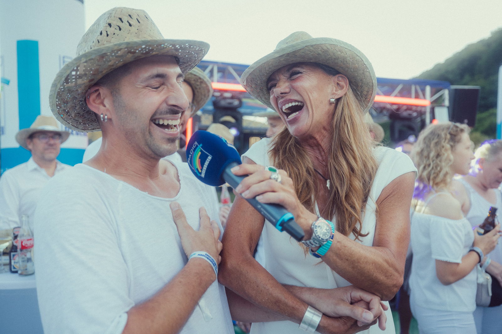 Regenbogen Partyschiff 2024