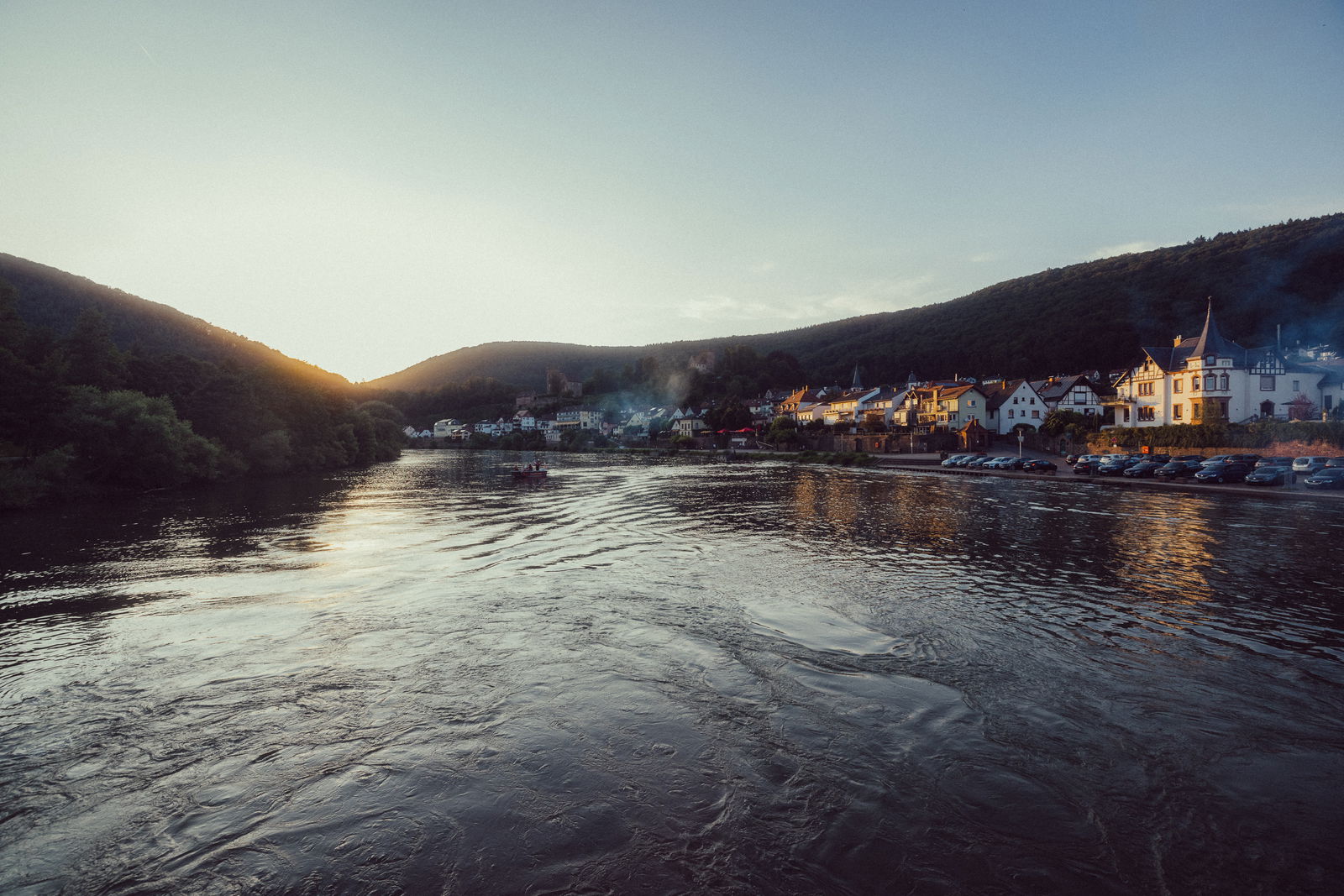 Regenbogen Partyschiff 2024