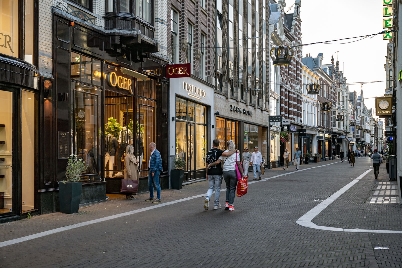 Die Hoogstraat Einkaufsstraße in Den Haag 