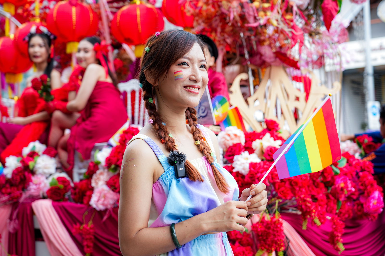 Eine Straßenparade in Thailand zur Feier von Queeren Menschen 