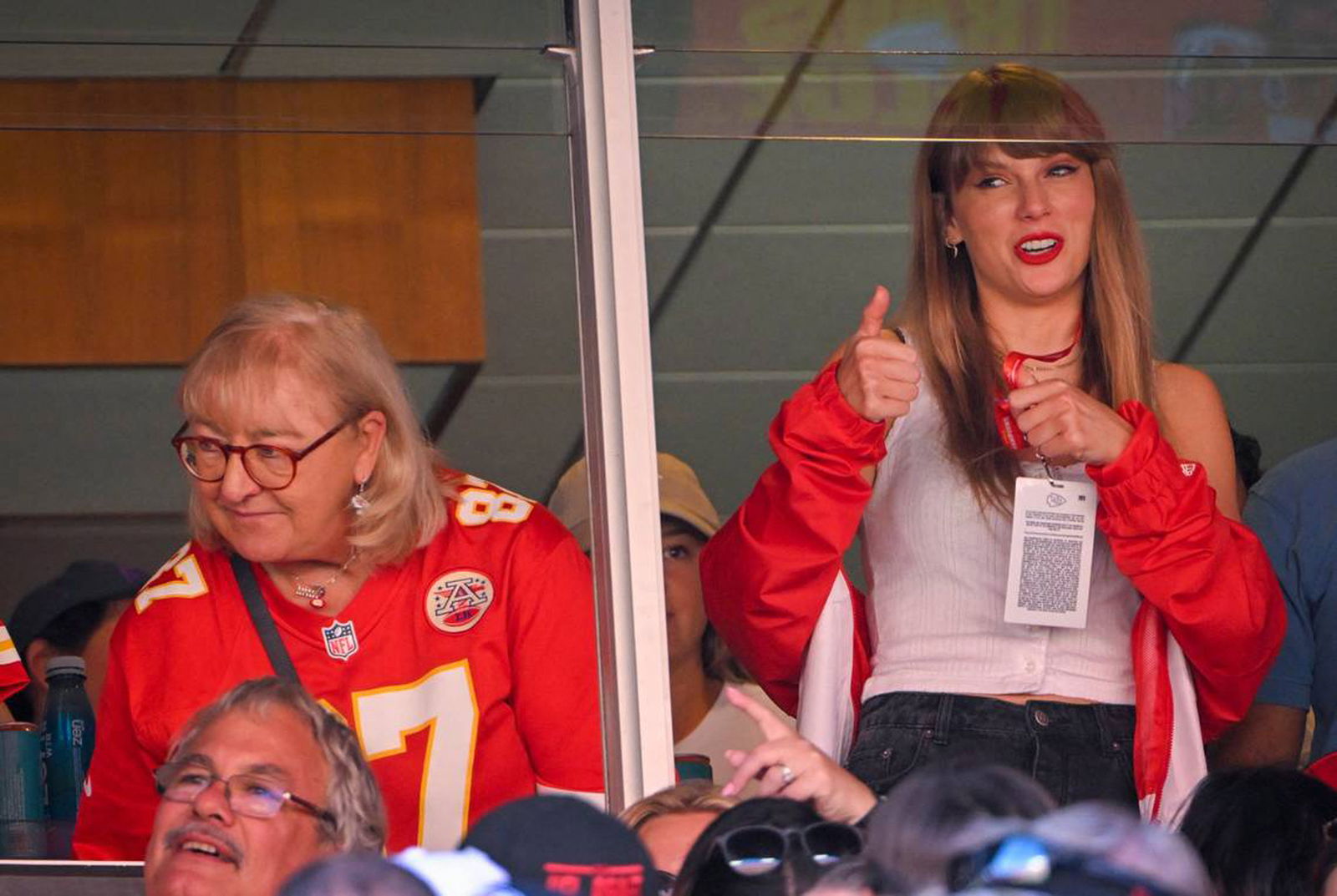 Taylor Swift x Donna Kelce