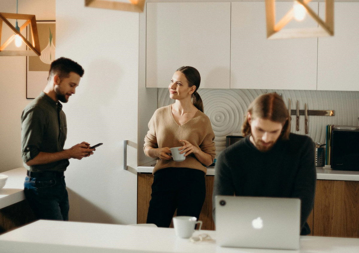 Mehr als nur Obstkörbe: So unterstützt dein:e Arbeitgeber:in deine Gesundheit