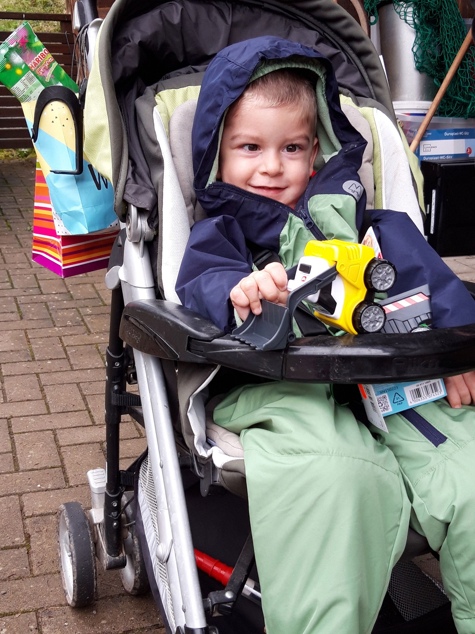 KuR Ben im Kinderwagen