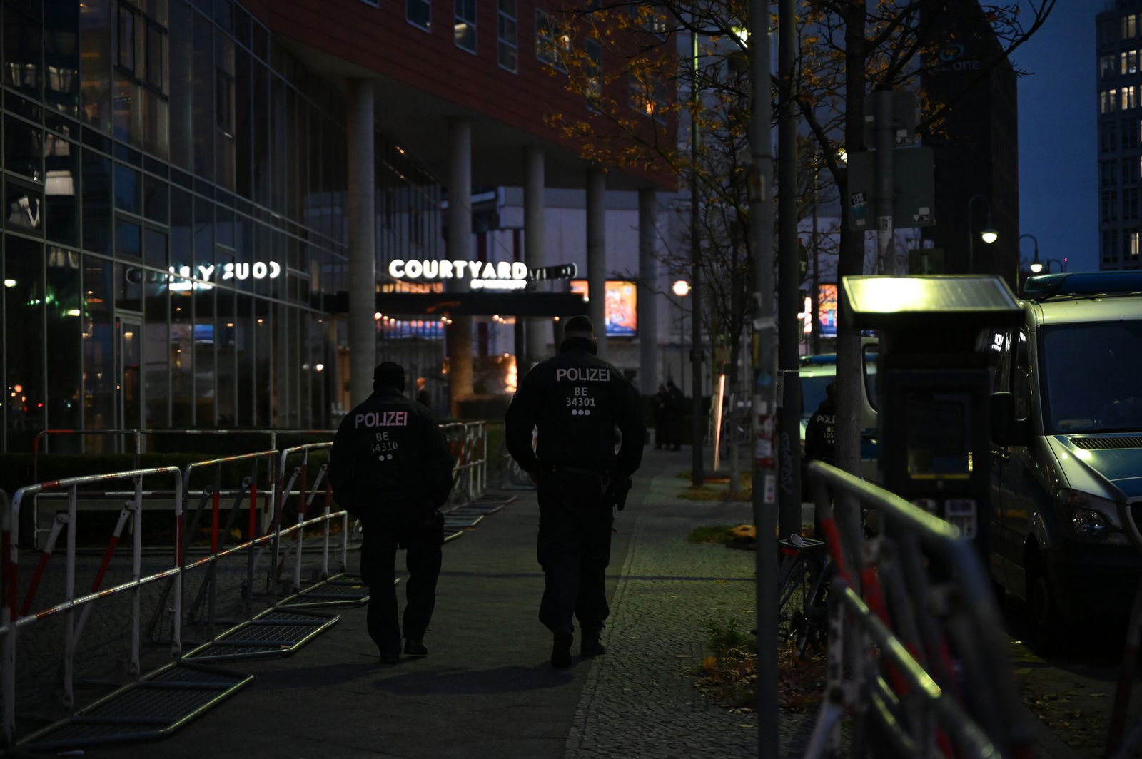 Auch das Hotel, in dem die Mannschaft aus Tel Aviv in Berlin wohnt, steht unter besonderem Schutz. 