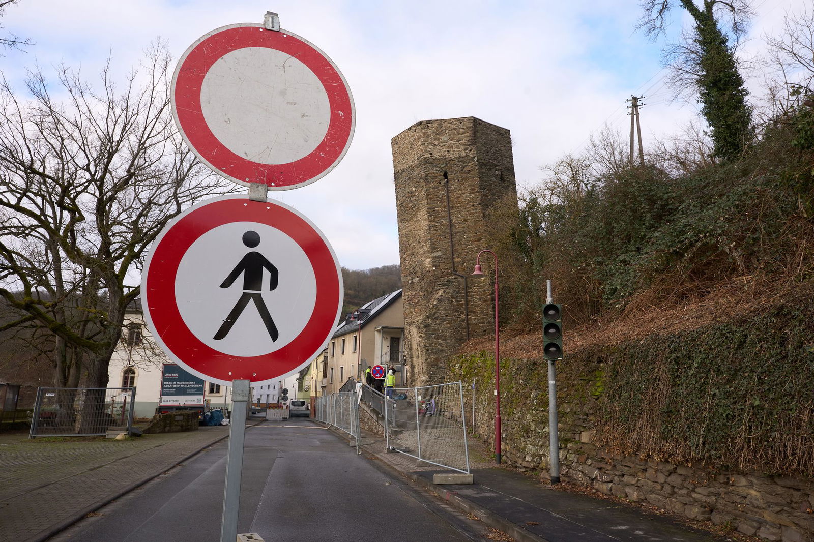 Zurzeit laufen Bauarbeiten an dem Turm.