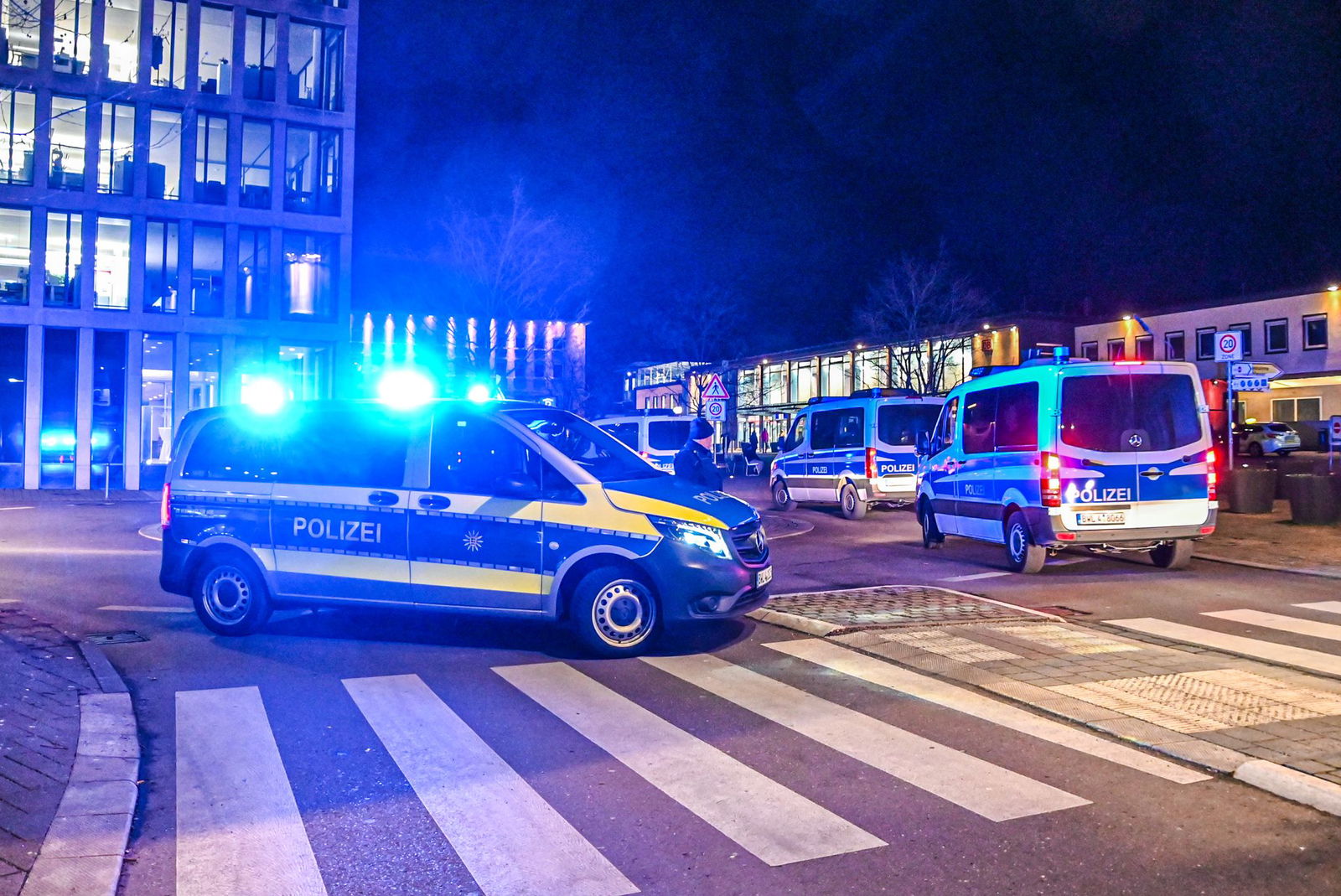 Die Polizei durchsuchte mehrere Gaststätten in der Göppinger Innenstadt. 