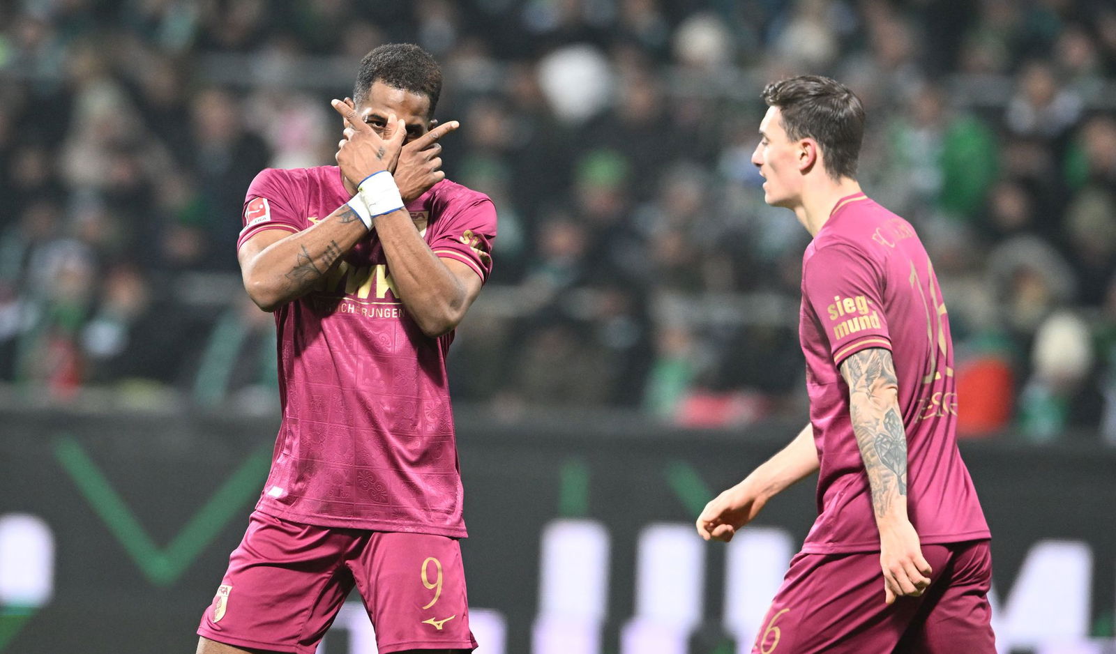 Doppeltorschütze: Samuel Essende war Mann des Tages beim FC Augsburg.