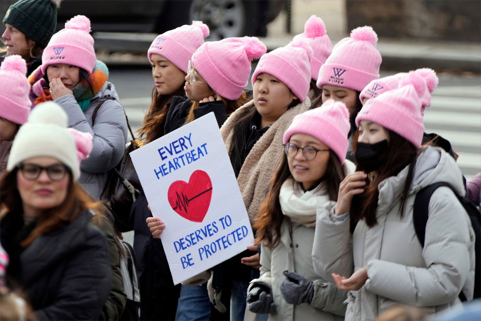 Viele junge Menschen sind nach Washington gekommen. 