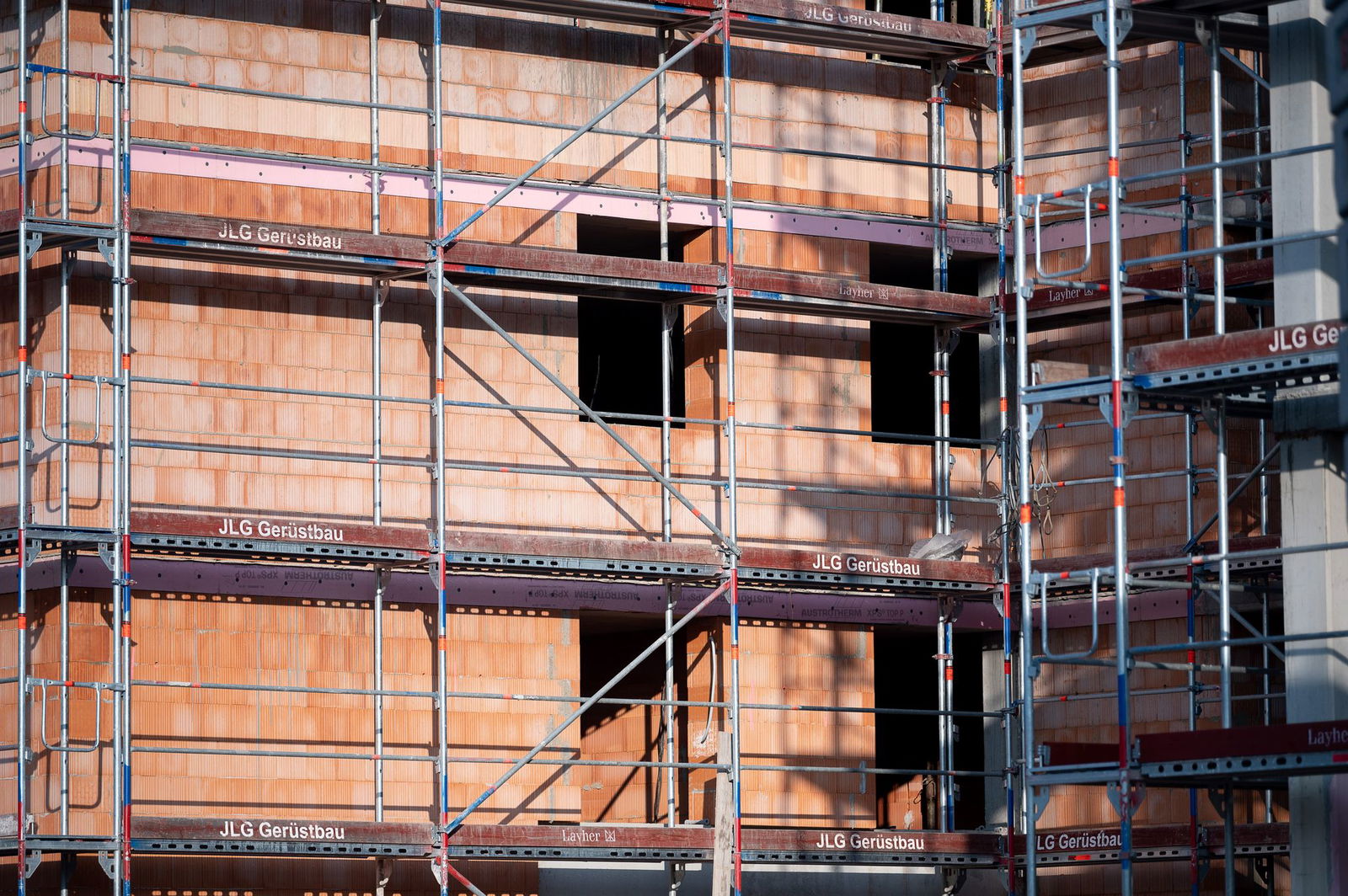 Baden-Württemberg liegt laut einer Studie bei der Wohneigentums-Quote bundesweit auf Platz 3 - mit rund 50 Prozent der Haushalte, die in ihren eigenen vier Wänden leben. (Symbolbild)