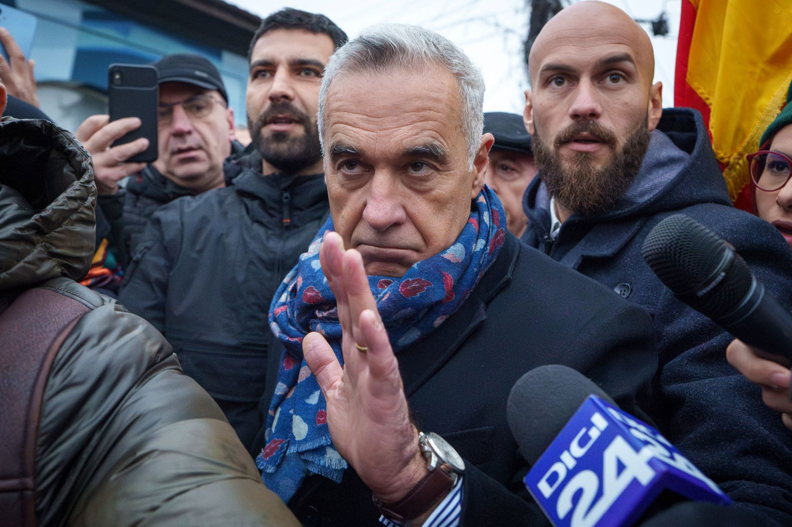 Will die Annullierung der Präsidentenwahl in Rumänien nicht hinnehmen: Calin Georgescu (Archivbild). 