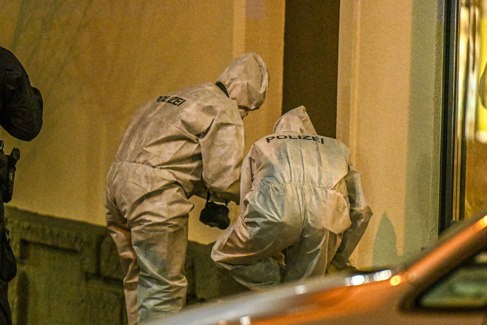 Kriminaltechniker sichern Spuren im Stuttgart-Möhrigen.