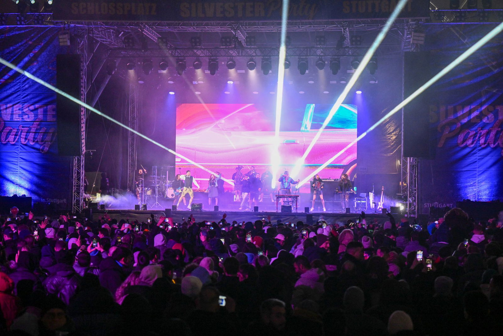 Die Neujahrsparty auf dem Stuttgarter Schlossplatz verlief ohne größere Zwischenfälle.